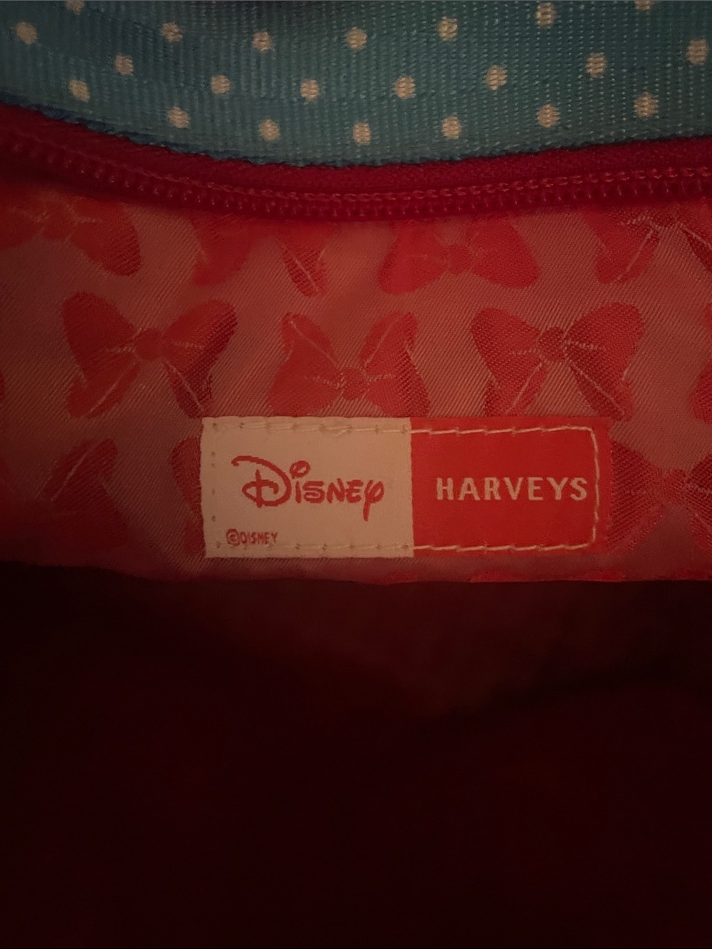 Harveys Disney Minnie Dots Colorblock Polka Dot Tote Bag with Removable Strap - Picture 5 of 5